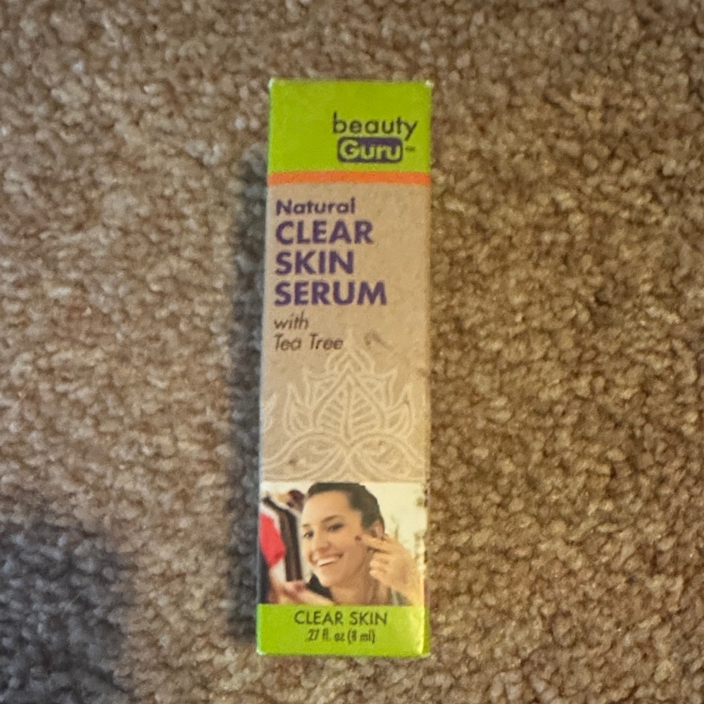 Beauty Guru Natural Clear Skin Serum with Tea Tree — Green